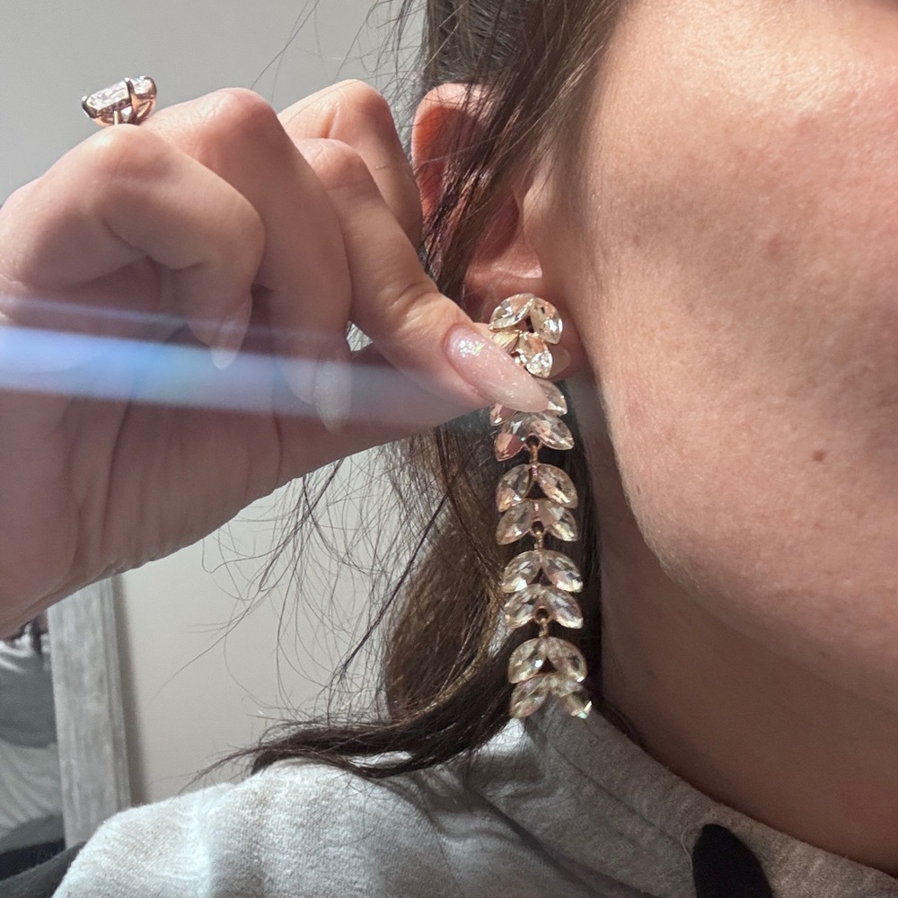 Dangle Rhinestone earrings - Picture 2 of 2